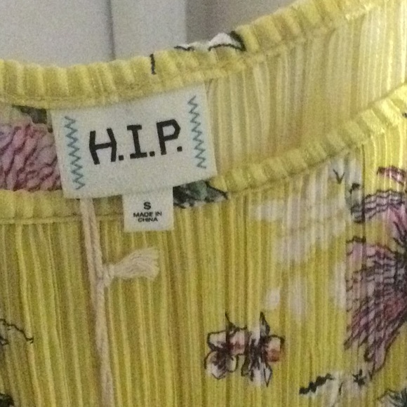 Two new size small shirts - Picture 5 of 7